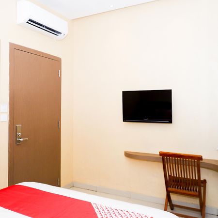 Oyo 379 Grand Mundu Hotel Semarang Eksteriør billede
