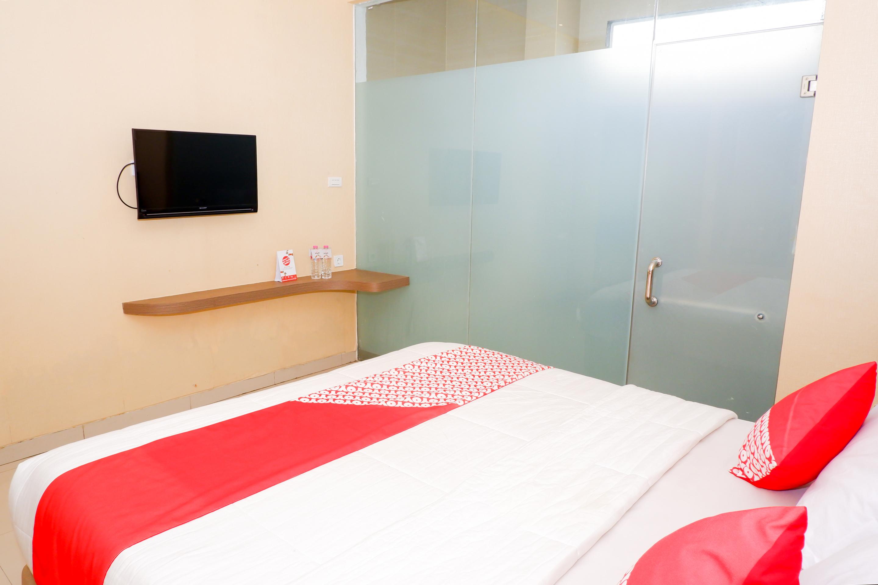 Oyo 379 Grand Mundu Hotel Semarang Eksteriør billede