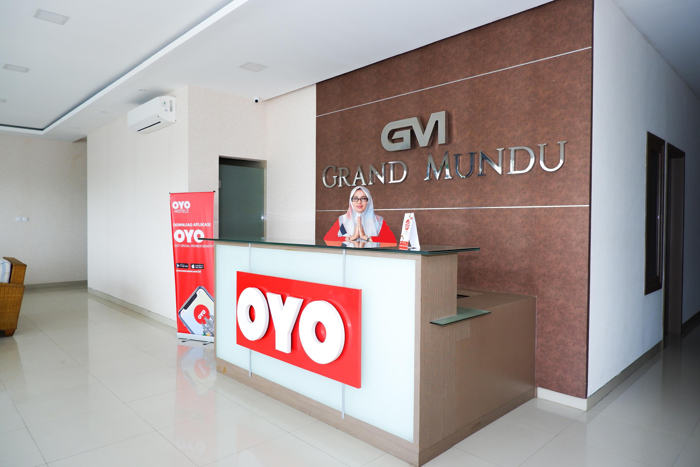 Oyo 379 Grand Mundu Hotel Semarang Eksteriør billede